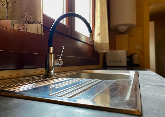 Wooden With Jacuzzi Chalet *